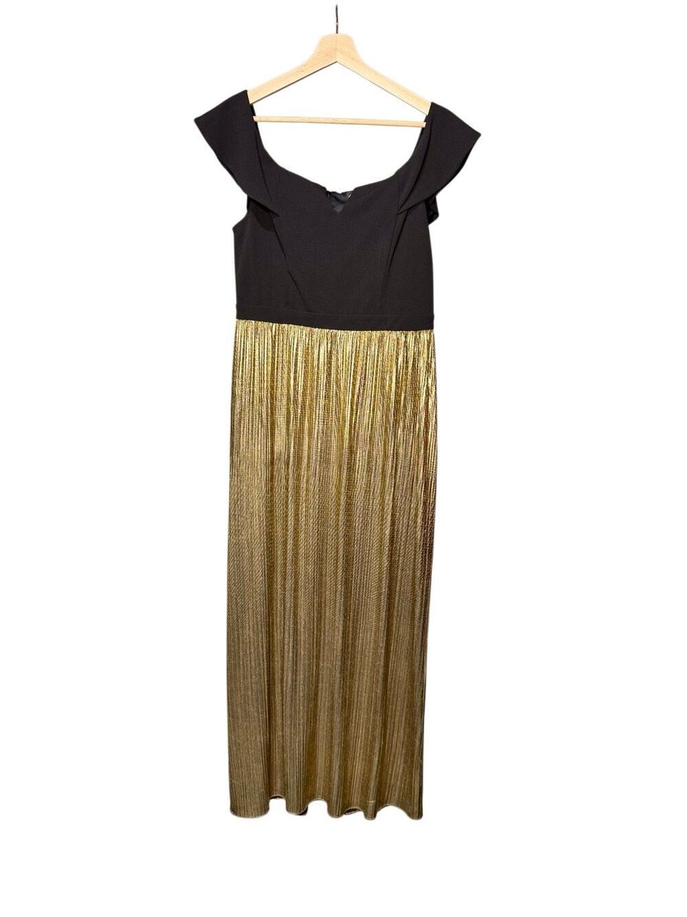 Shelby Nites NWT vintage black and metallic gold cap sleeve long dress size 10